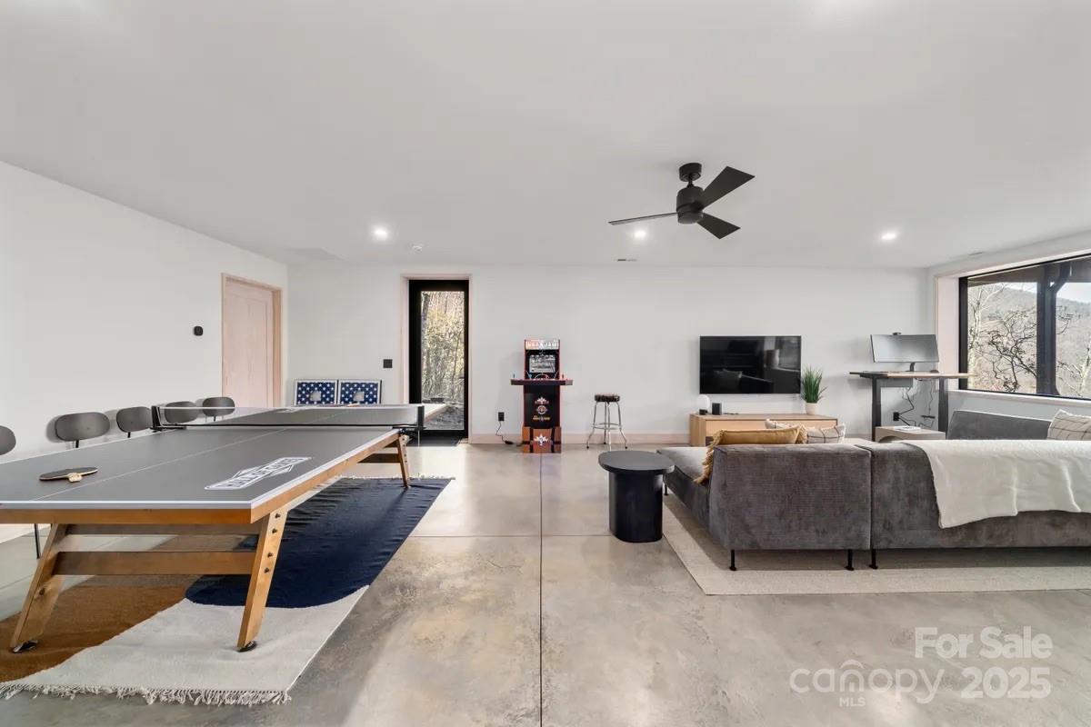 Laurel Ridge - Residential