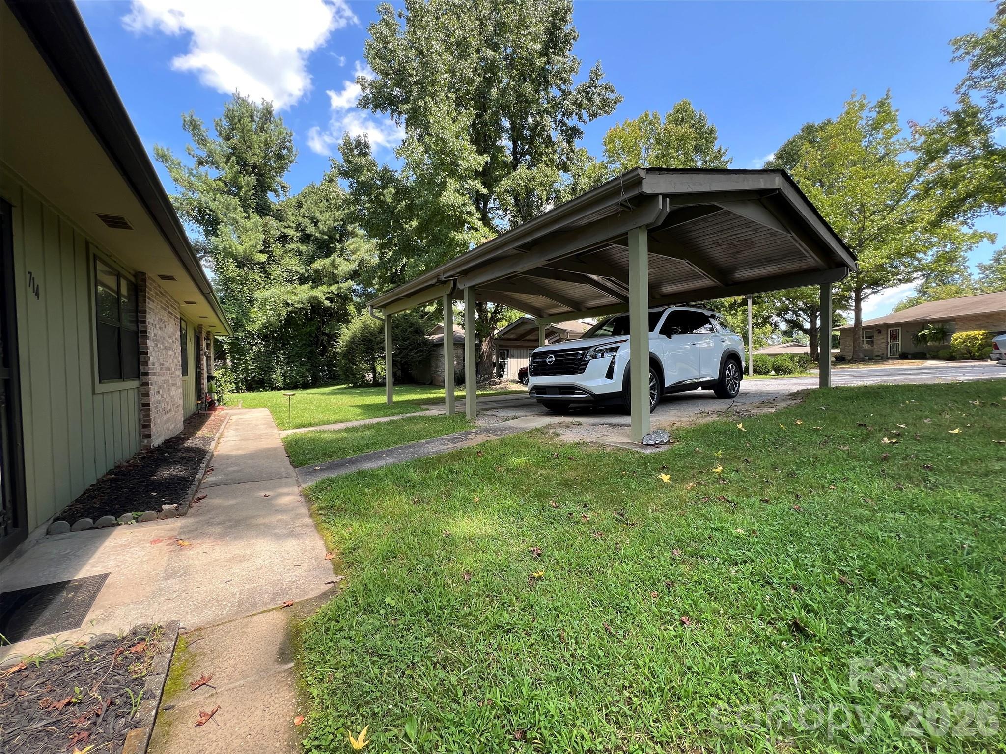 714 Farmington Circle