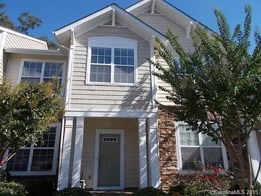 Beautiful townhome in Fieldstone,hardwoods ,42'cabinets,eat in kitchen/dining room area ,great room w/fireplace fenced patio area,treed and private ,crown mouldings ,judges panels ,and chair railings , Master suite has garden tub ,and vaulted ceilings. 2 assigned parking spots ,community offers pool ,clubhouse and playground!
New HVAC unit , award winning school district , sought after location! New paint in kitchen & dining area ,seller  giving  a $1500  carpet allowance with accepted offer!