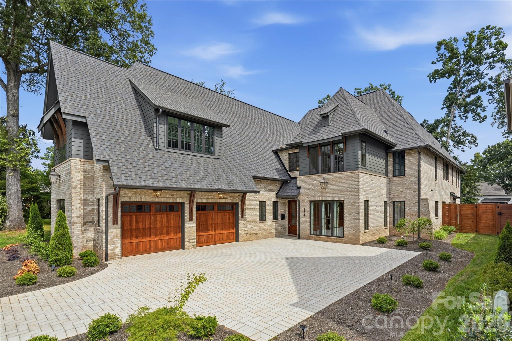 154 N Canterbury Road