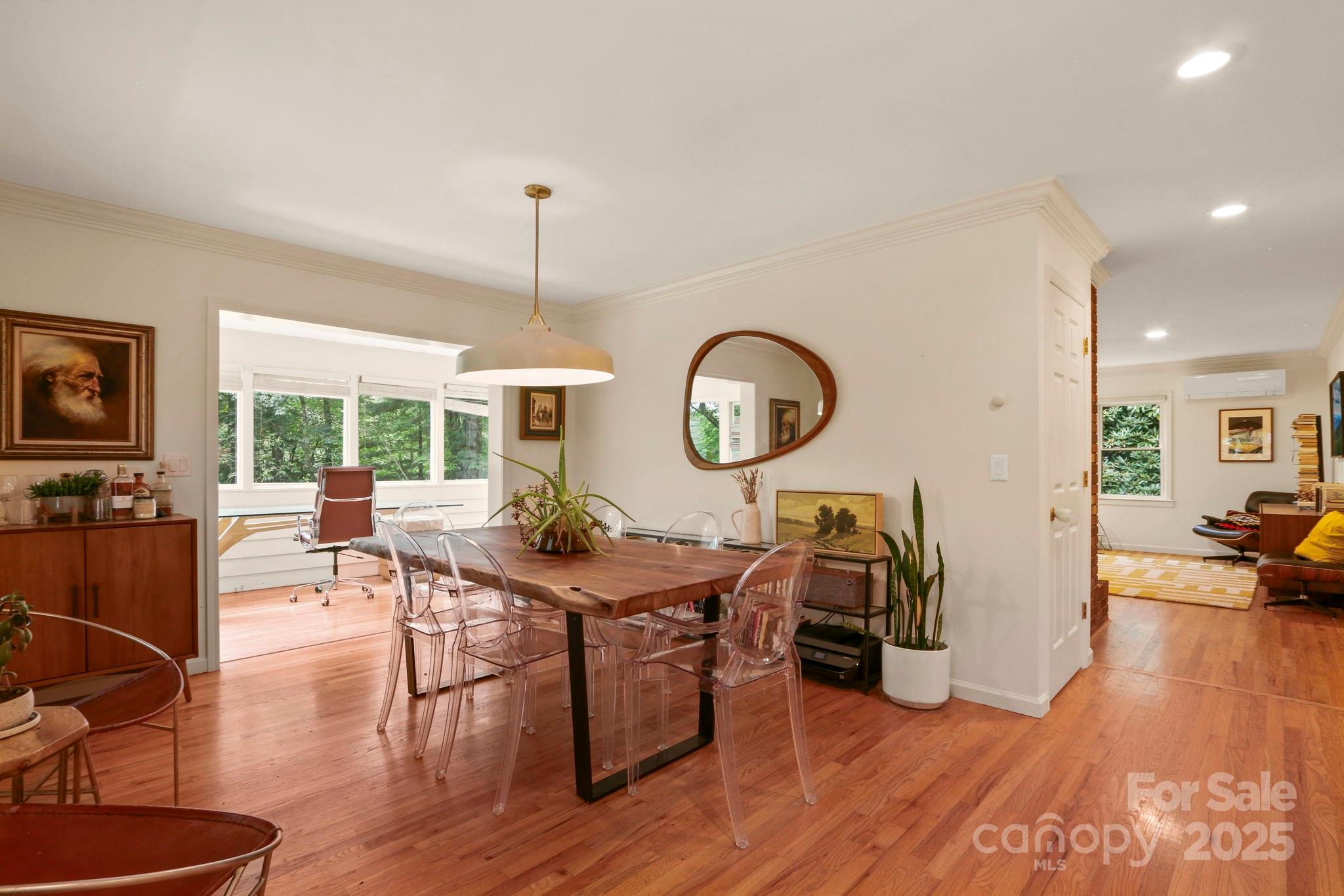 Blowing Rock, North Carolina 28605, United States, 3 Bedrooms Bedrooms, ,4 BathroomsBathrooms,Residential,Active,194395