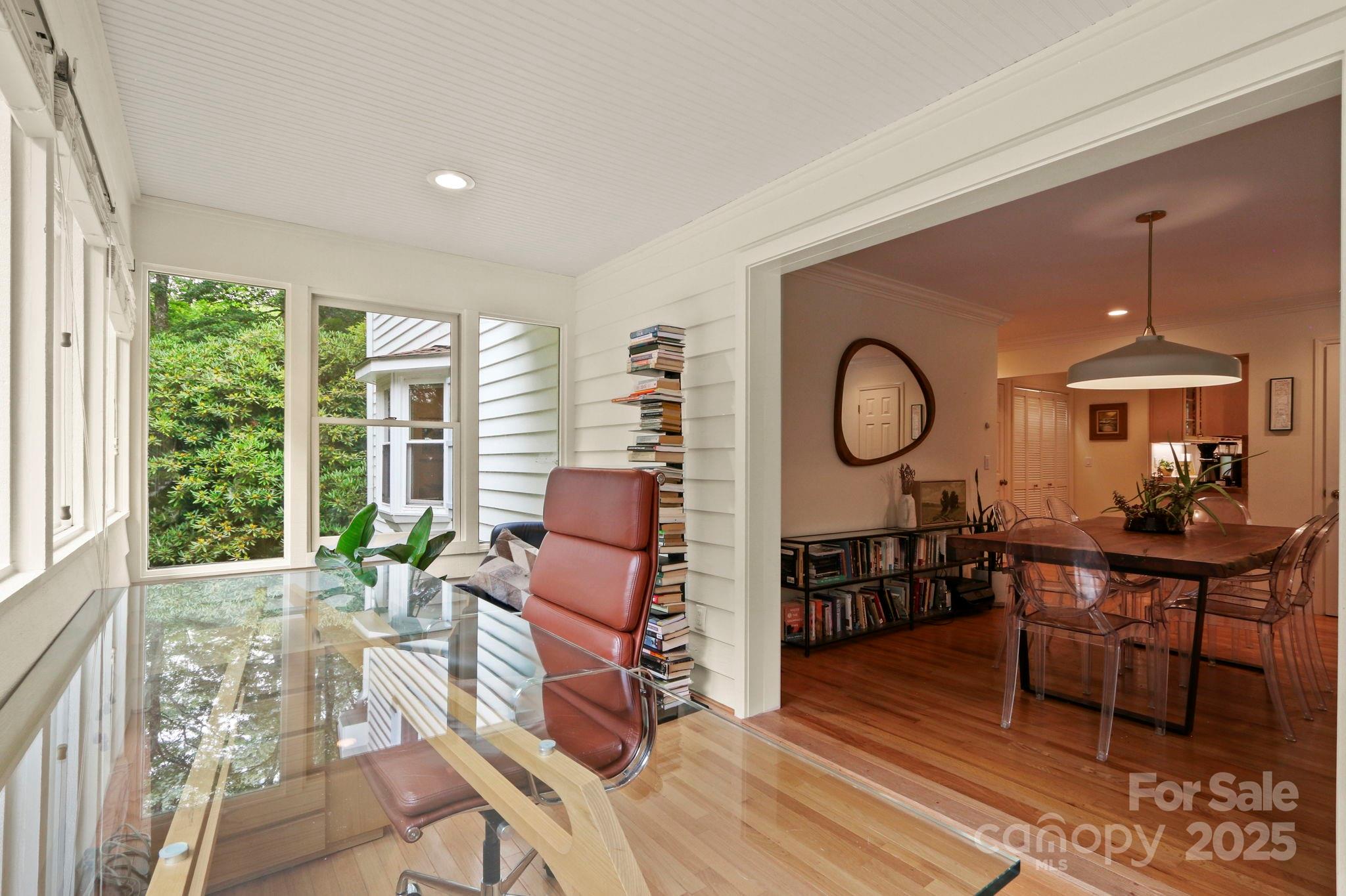 Blowing Rock, North Carolina 28605, United States, 3 Bedrooms Bedrooms, ,4 BathroomsBathrooms,Residential,Active,194395