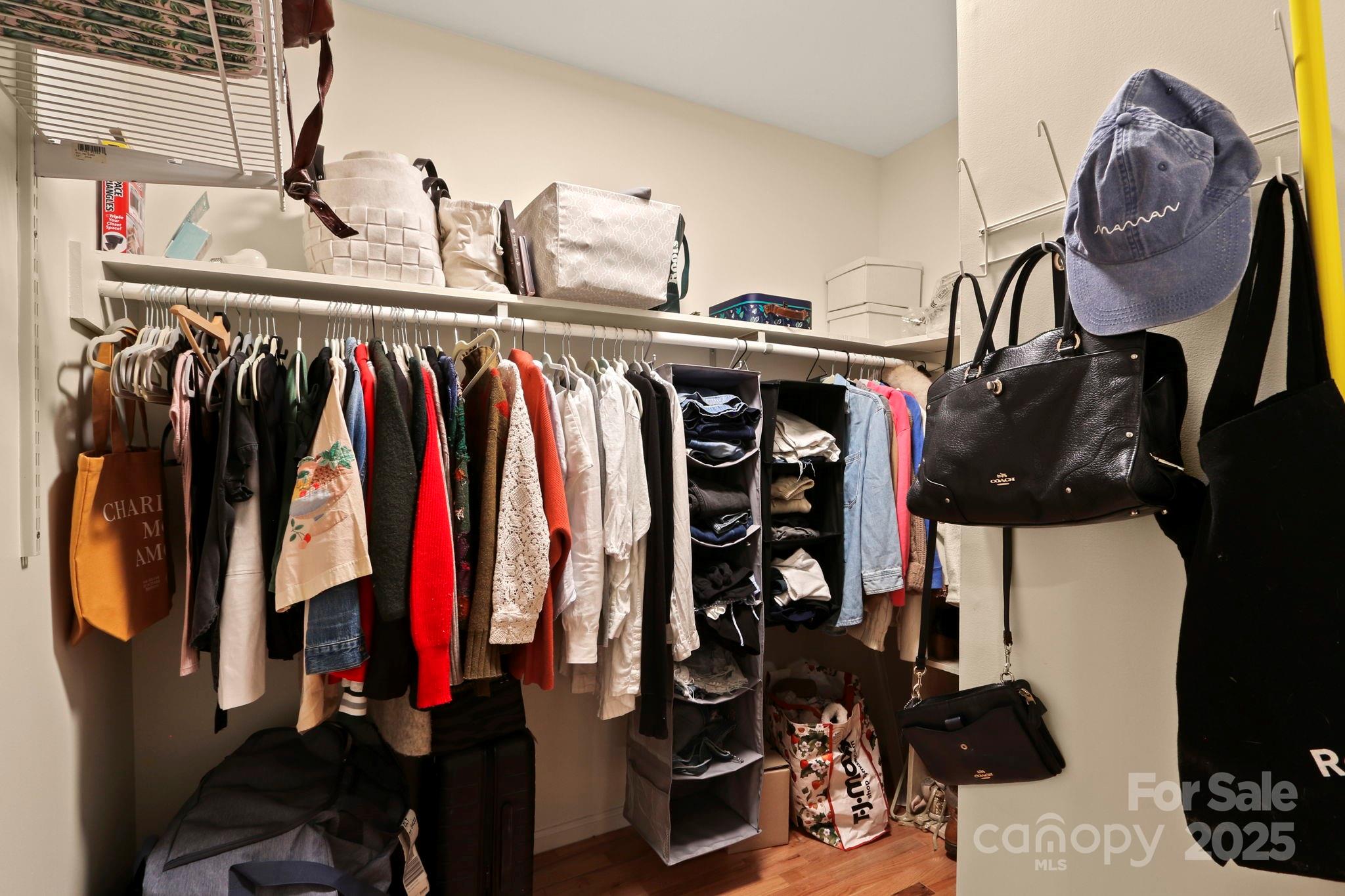 Blowing Rock, North Carolina 28605, United States, 3 Bedrooms Bedrooms, ,4 BathroomsBathrooms,Residential,Active,194395