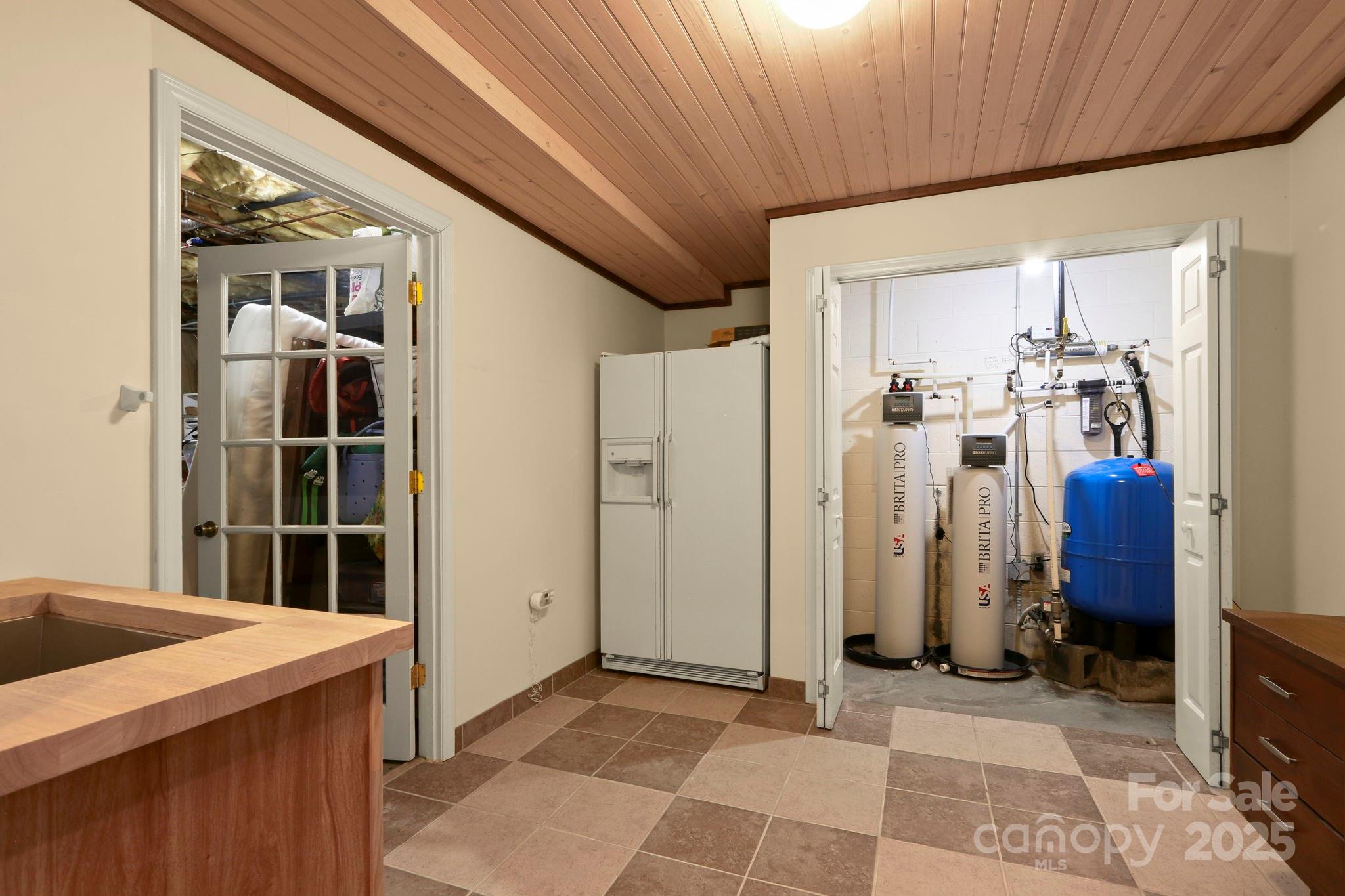 Blowing Rock, North Carolina 28605, United States, 3 Bedrooms Bedrooms, ,4 BathroomsBathrooms,Residential,Active,194395