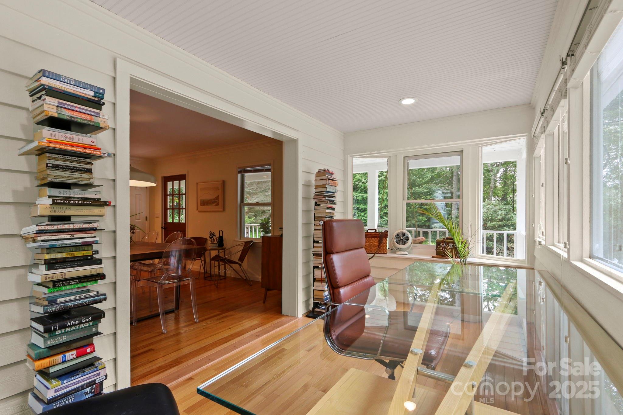 Blowing Rock, North Carolina 28605, United States, 3 Bedrooms Bedrooms, ,4 BathroomsBathrooms,Residential,Active,194395