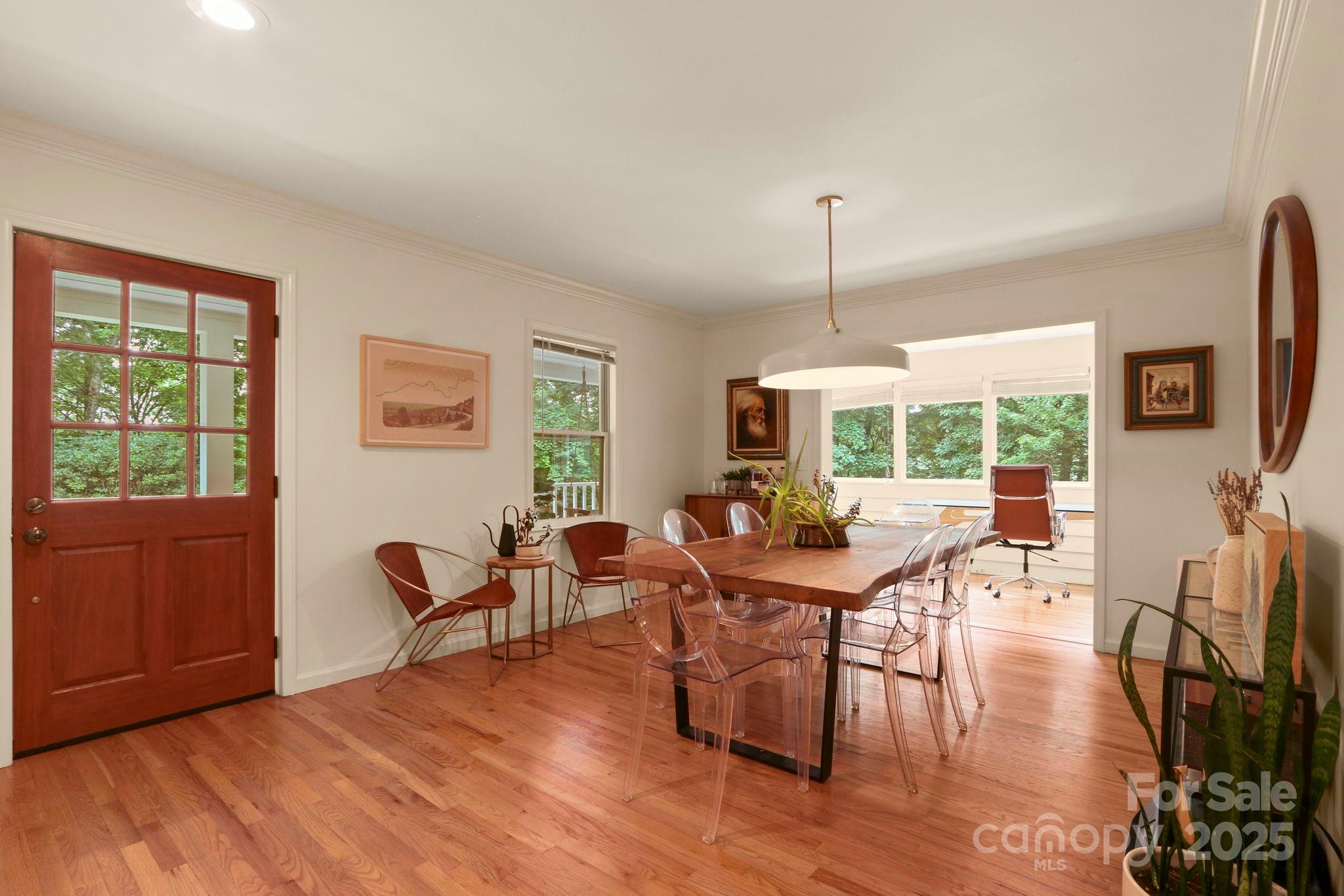 Blowing Rock, North Carolina 28605, United States, 3 Bedrooms Bedrooms, ,4 BathroomsBathrooms,Residential,Active,194395