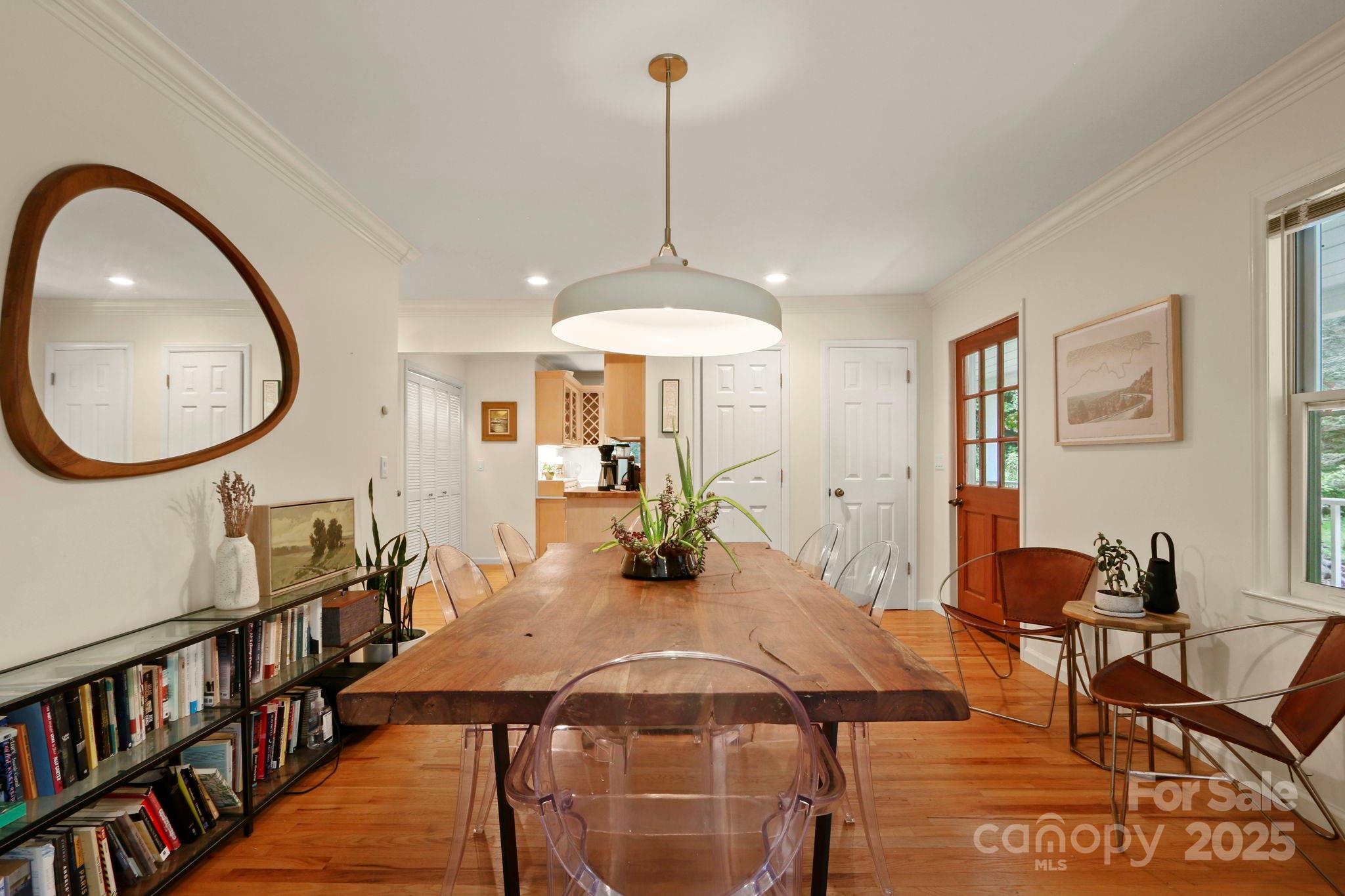 Blowing Rock, North Carolina 28605, United States, 3 Bedrooms Bedrooms, ,4 BathroomsBathrooms,Residential,Active,194395