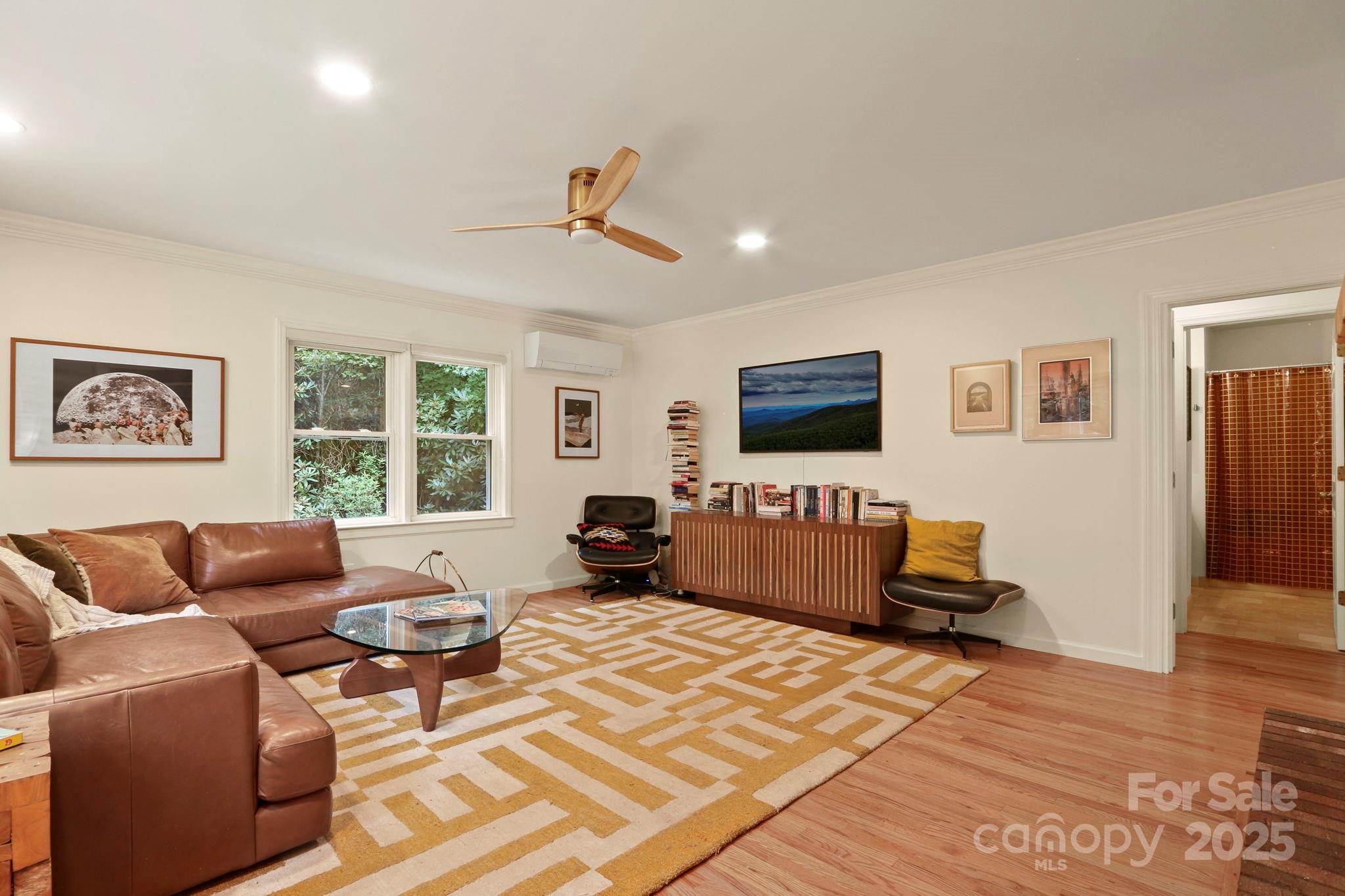 Blowing Rock, North Carolina 28605, United States, 3 Bedrooms Bedrooms, ,4 BathroomsBathrooms,Residential,Active,194395