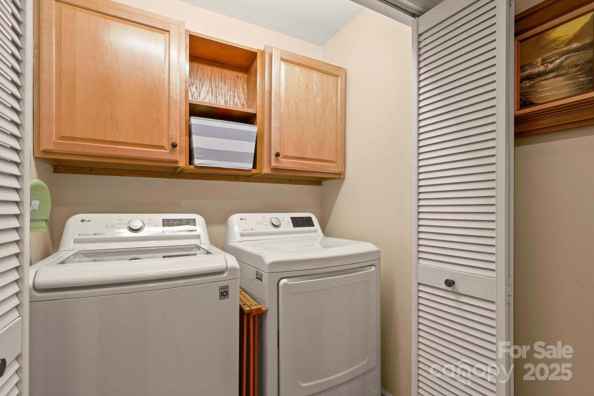 Blowing Rock, North Carolina 28605, United States, 3 Bedrooms Bedrooms, ,4 BathroomsBathrooms,Residential,Active,194395