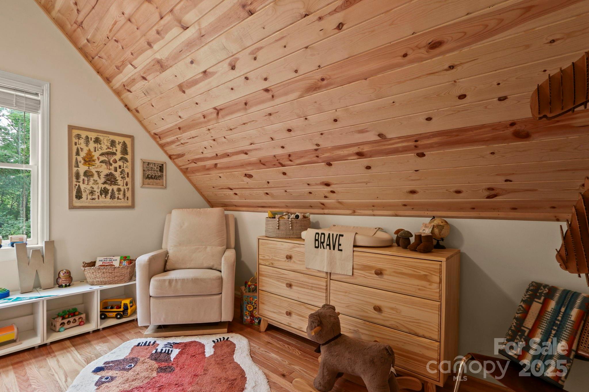 Blowing Rock, North Carolina 28605, United States, 3 Bedrooms Bedrooms, ,4 BathroomsBathrooms,Residential,Active,194395