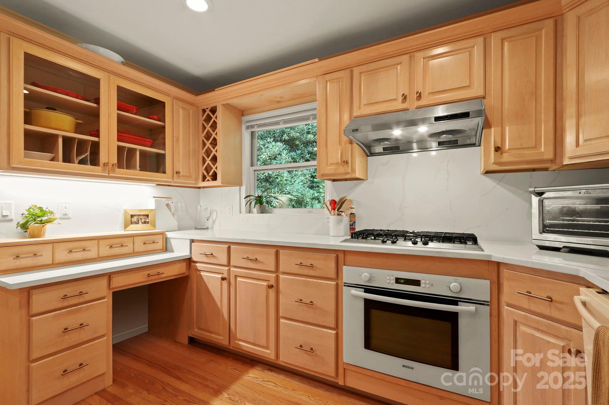 Blowing Rock, North Carolina 28605, United States, 3 Bedrooms Bedrooms, ,4 BathroomsBathrooms,Residential,Active,194395