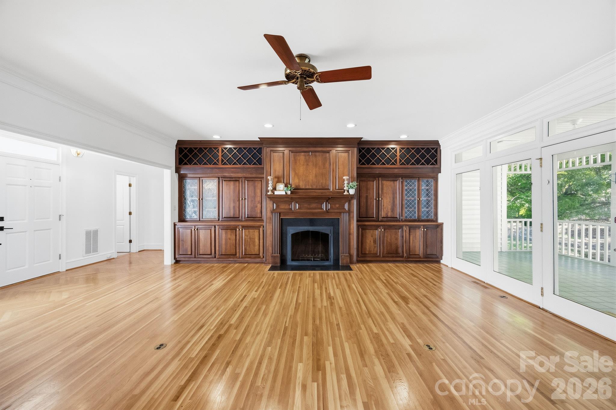 6502 Carriage Lane
