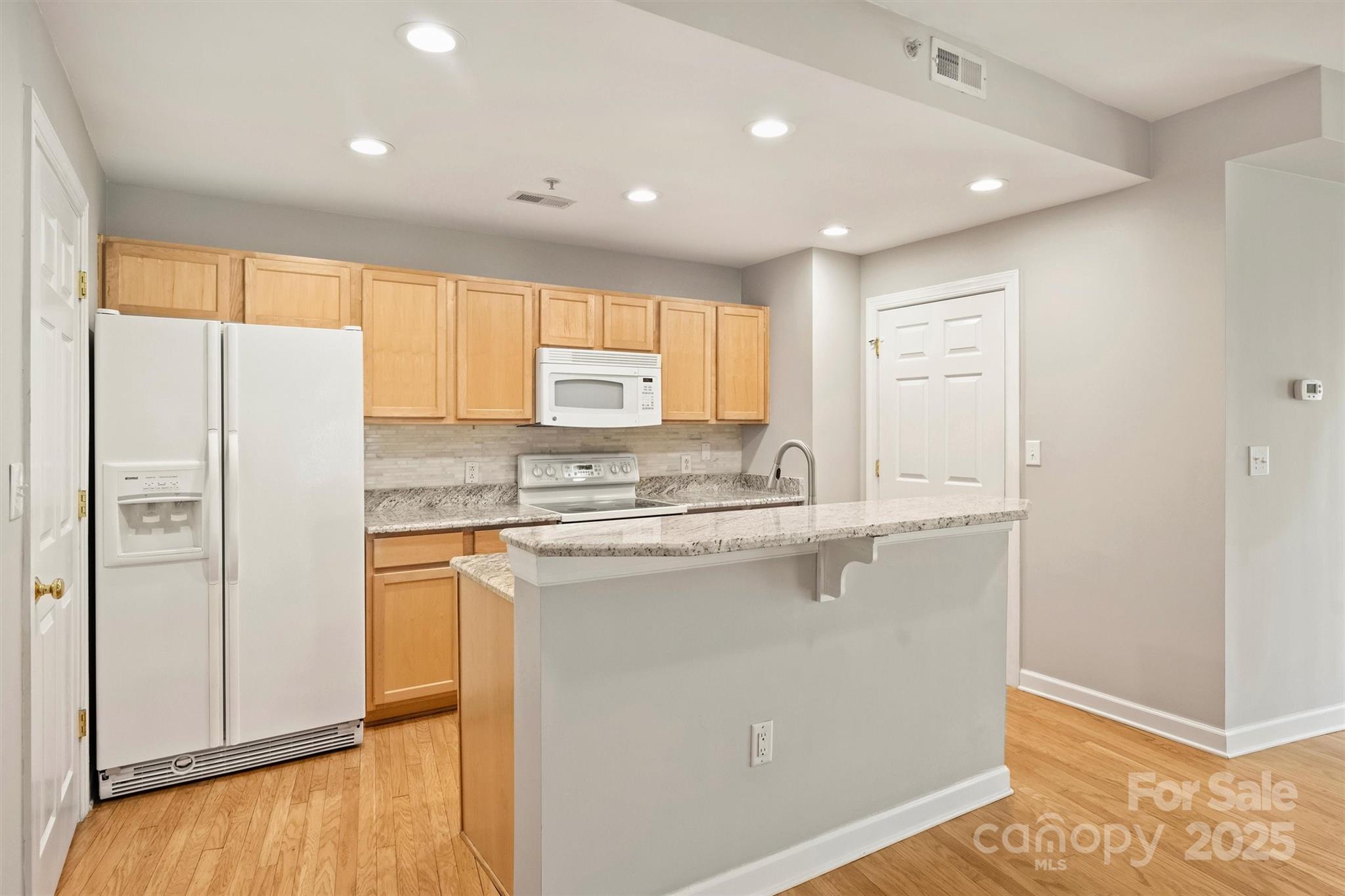 718 W Trade Street 708