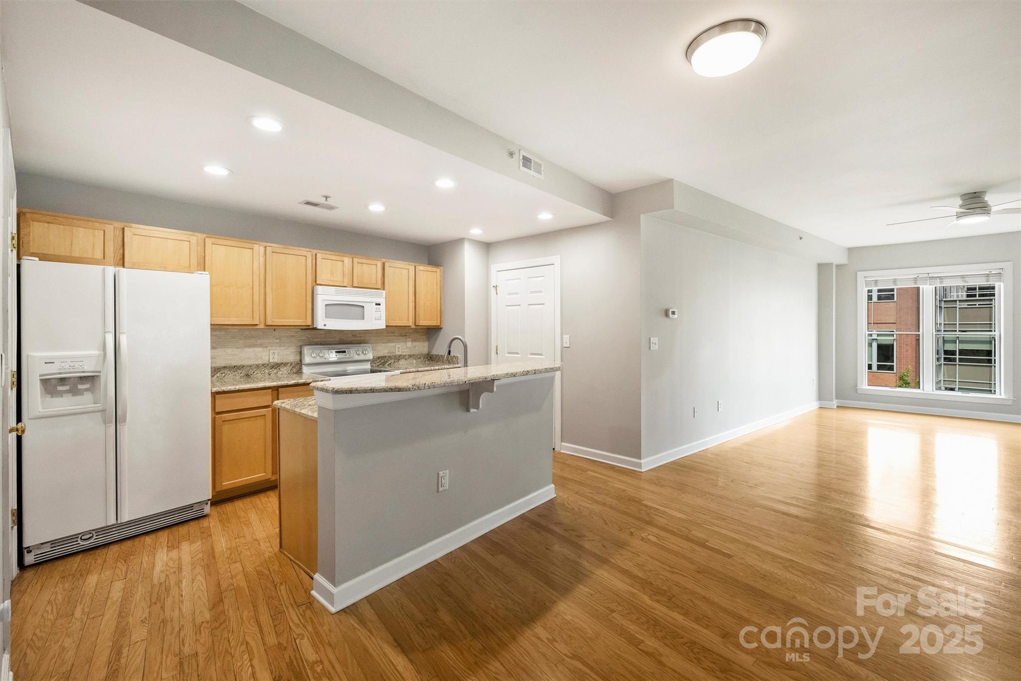 718 W Trade Street 708