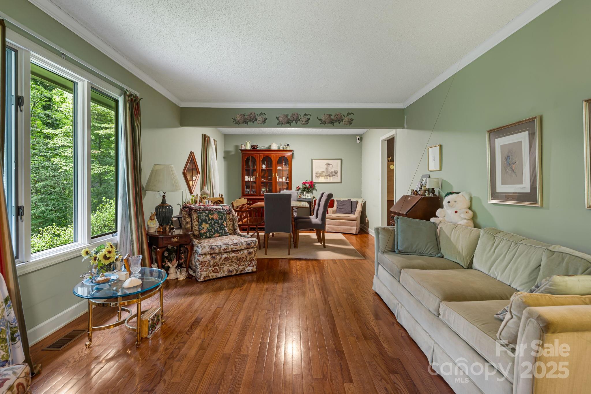 6 Brook Forest Drive