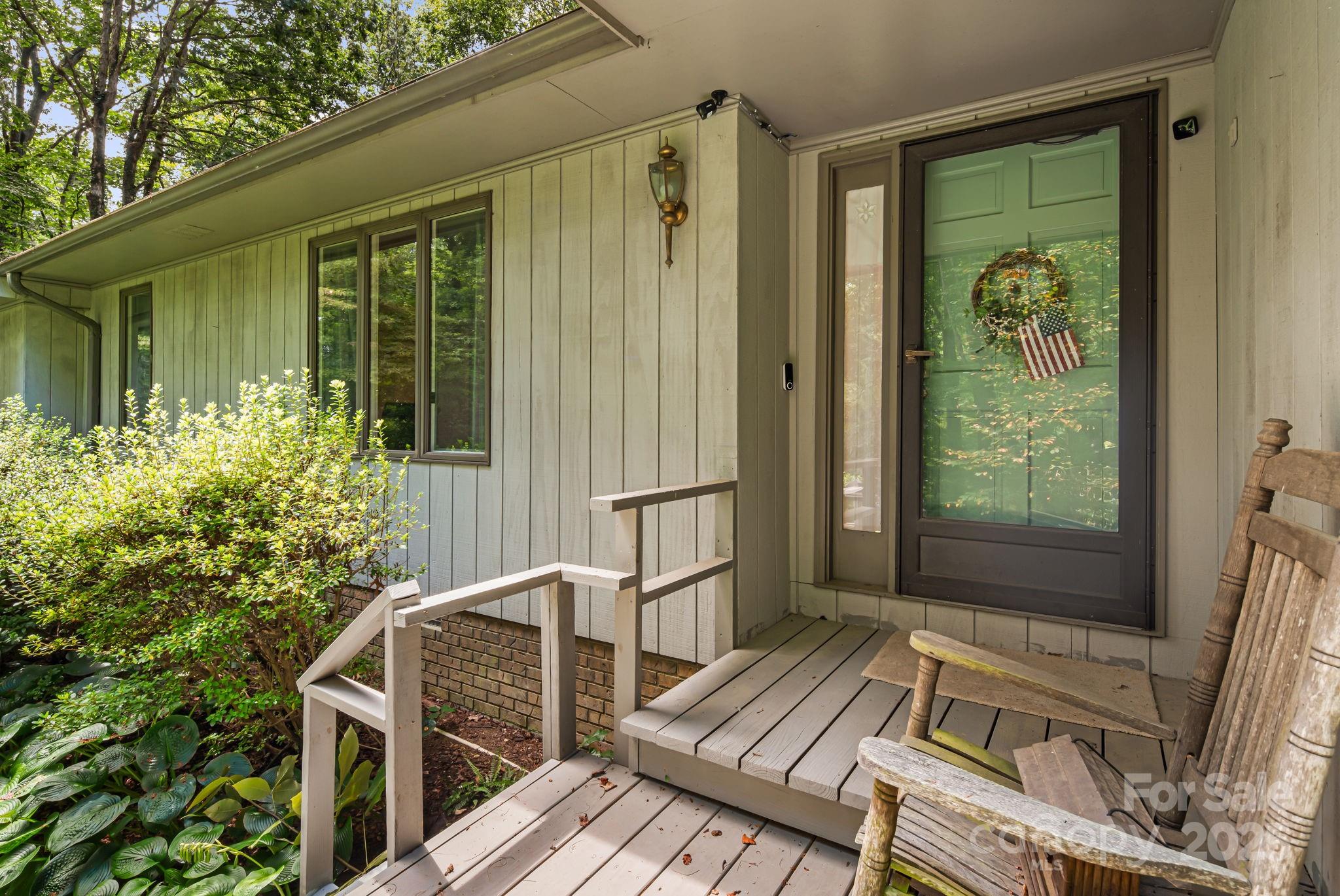 6 Brook Forest Drive