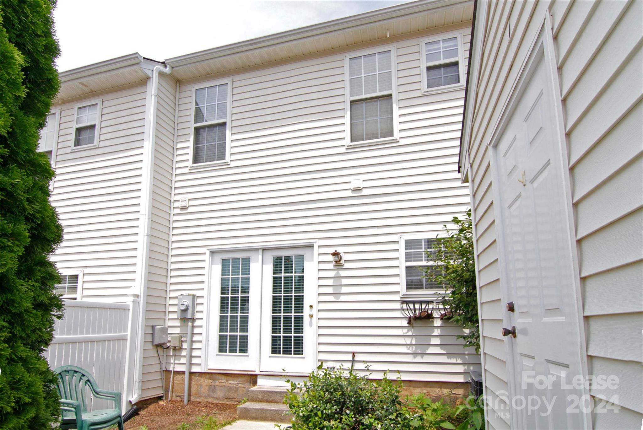 Oakhurst - Residential Lease