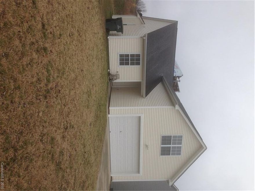 Cozy open floor plan with large kitchen and living room.  3 Bedrooms on main level with a large bedroom/bonus room upstairs.  Great Kannapolis location only minutes to shopping and restaurants.