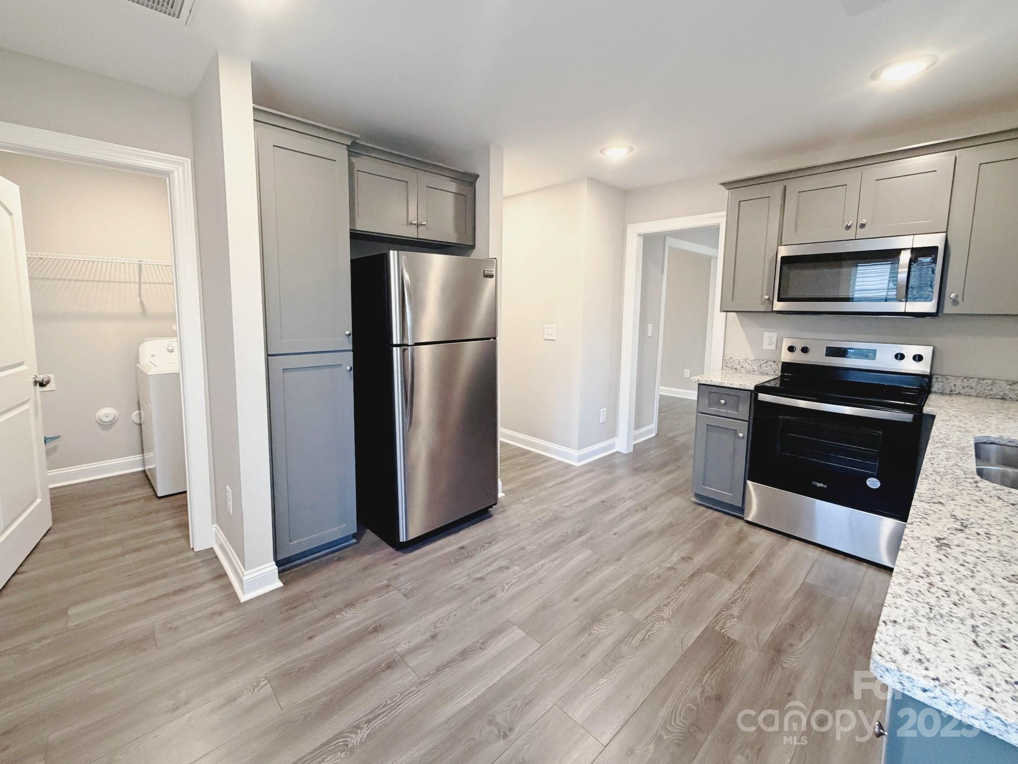 921 Pineridge Street SE