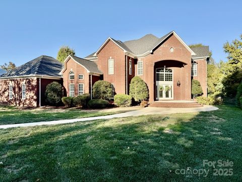 Photo of 2258 Rising Sun Lane, Matthews, NC 28104 (MLS # 4315992) Photo of 2258 Rising Sun Lane, Matthews, NC 28104 (MLS # 4315992)