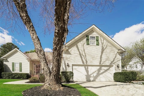 Photo of 16831 Hampton Crossing Drive, Huntersville, NC 28078 (MLS # 4438375)