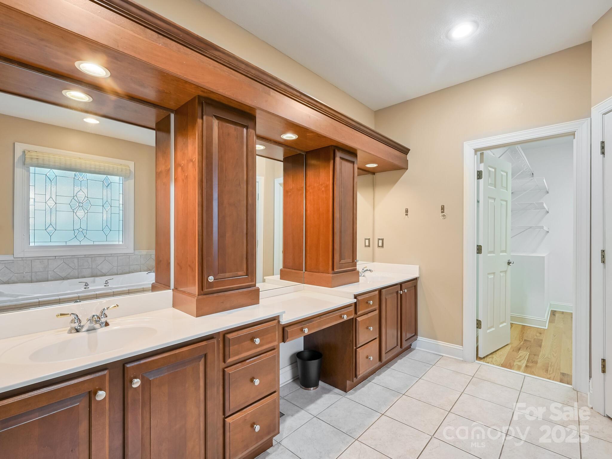 High Vista Falls - Residential