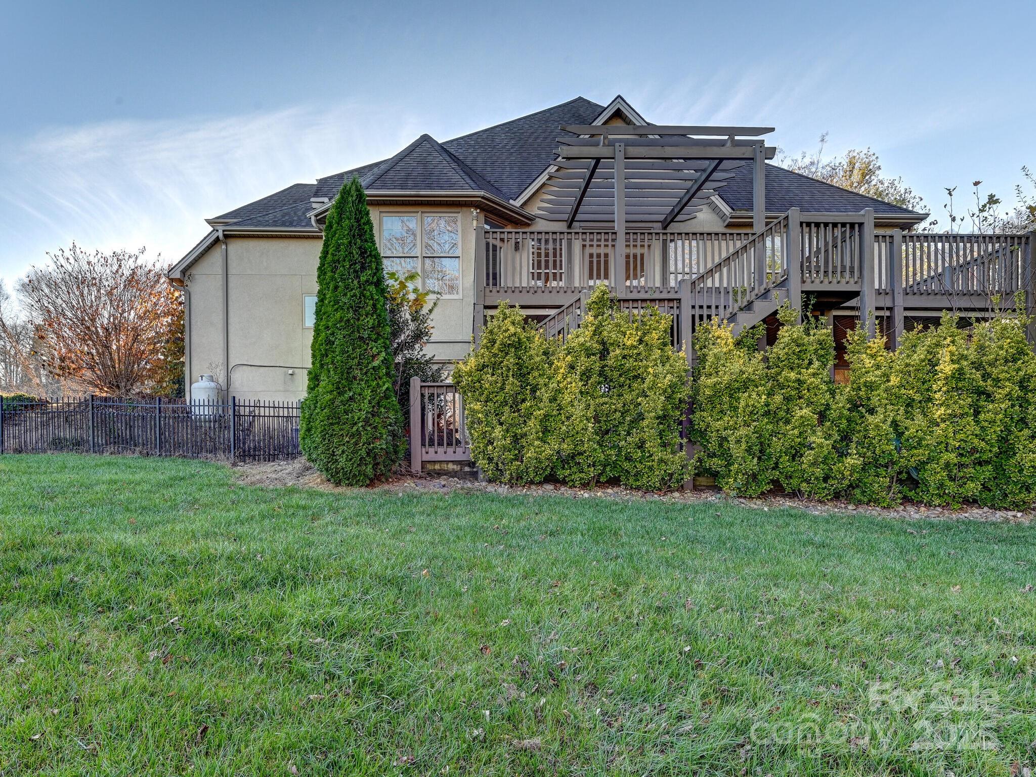 High Vista Falls - Residential