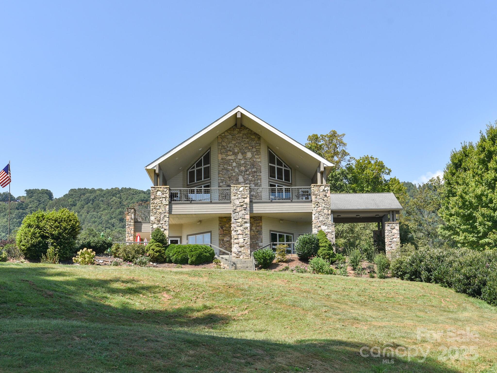 High Vista Falls - Residential