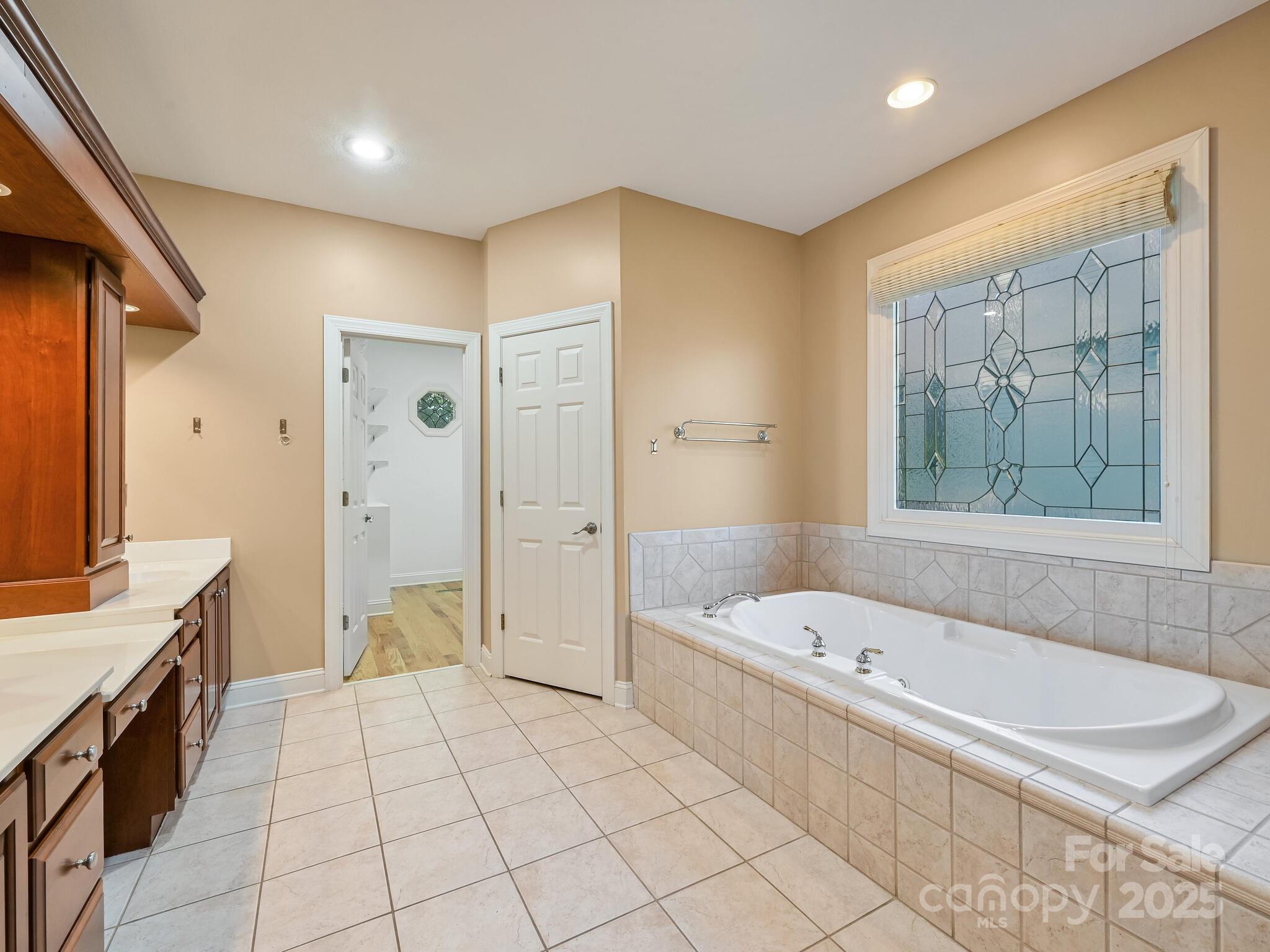 High Vista Falls - Residential