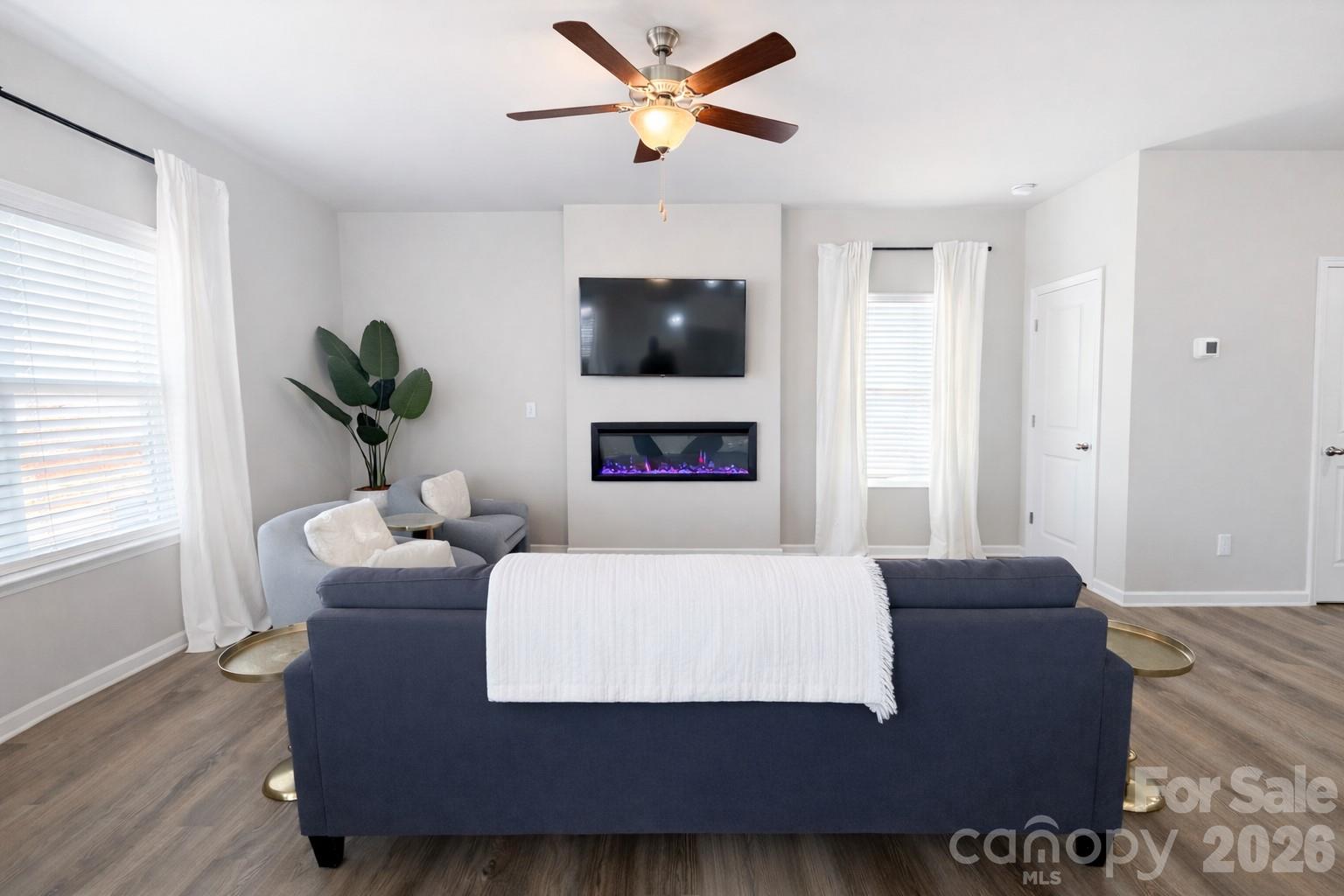 Villas of Kings View - Residential