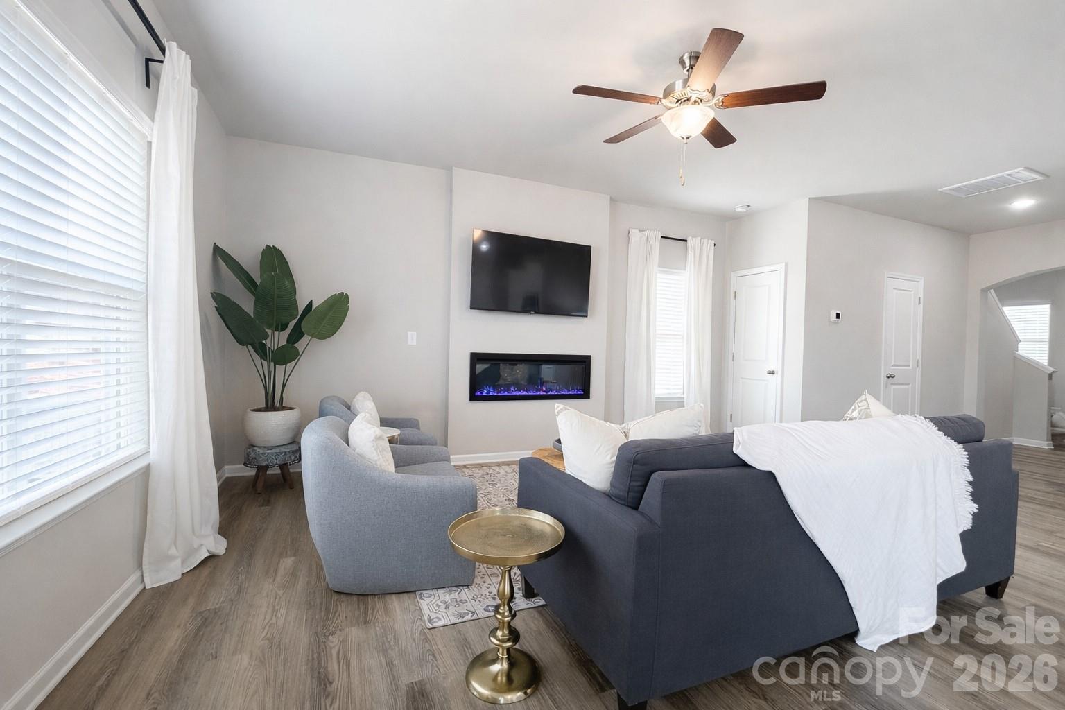 Villas of Kings View - Residential