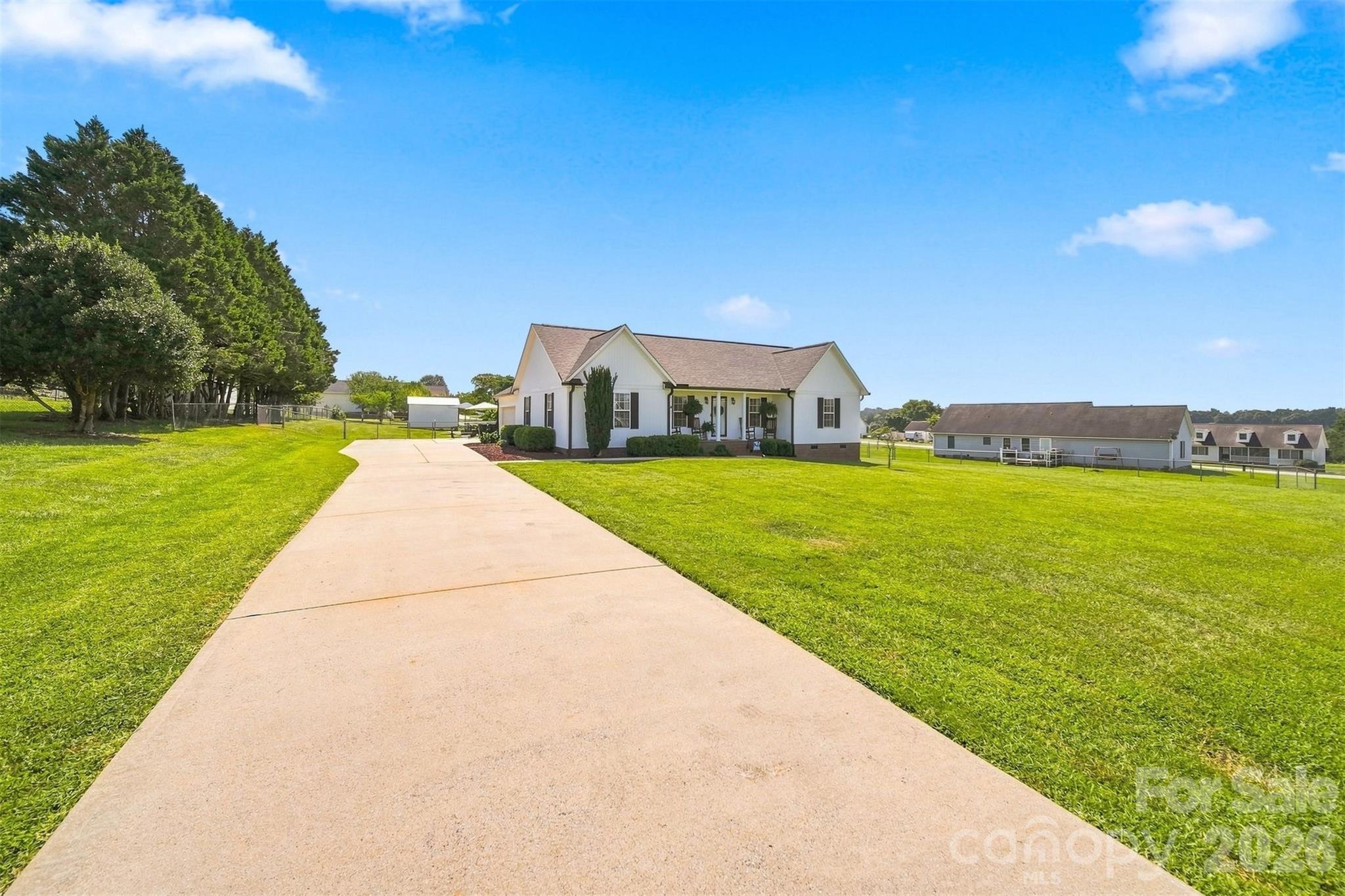 3294 Cascade Trail
