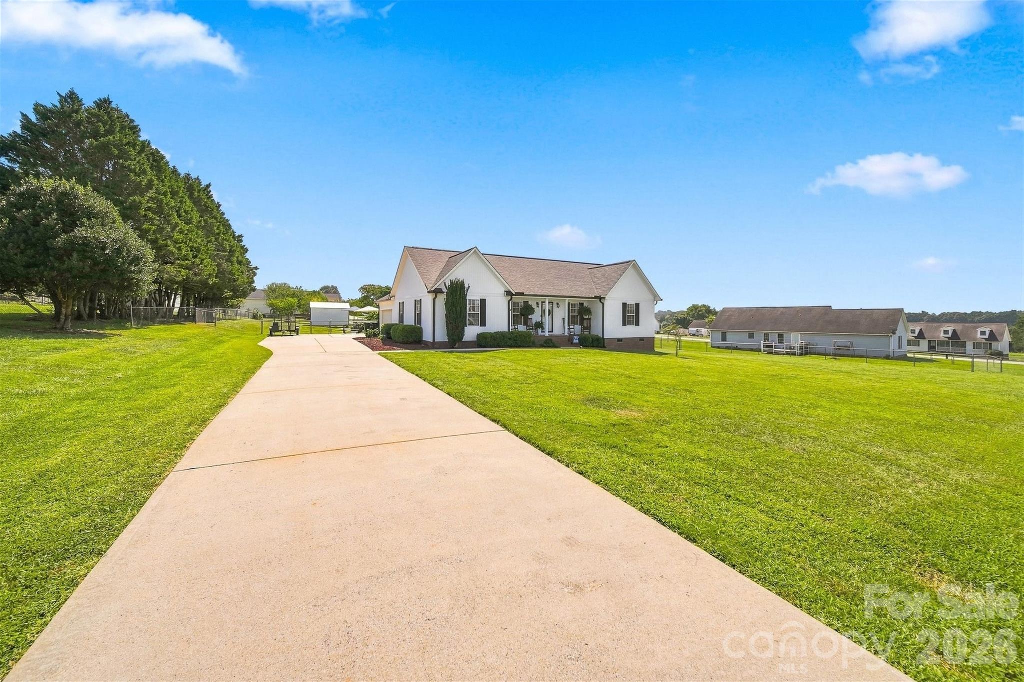 3294 Cascade Trail