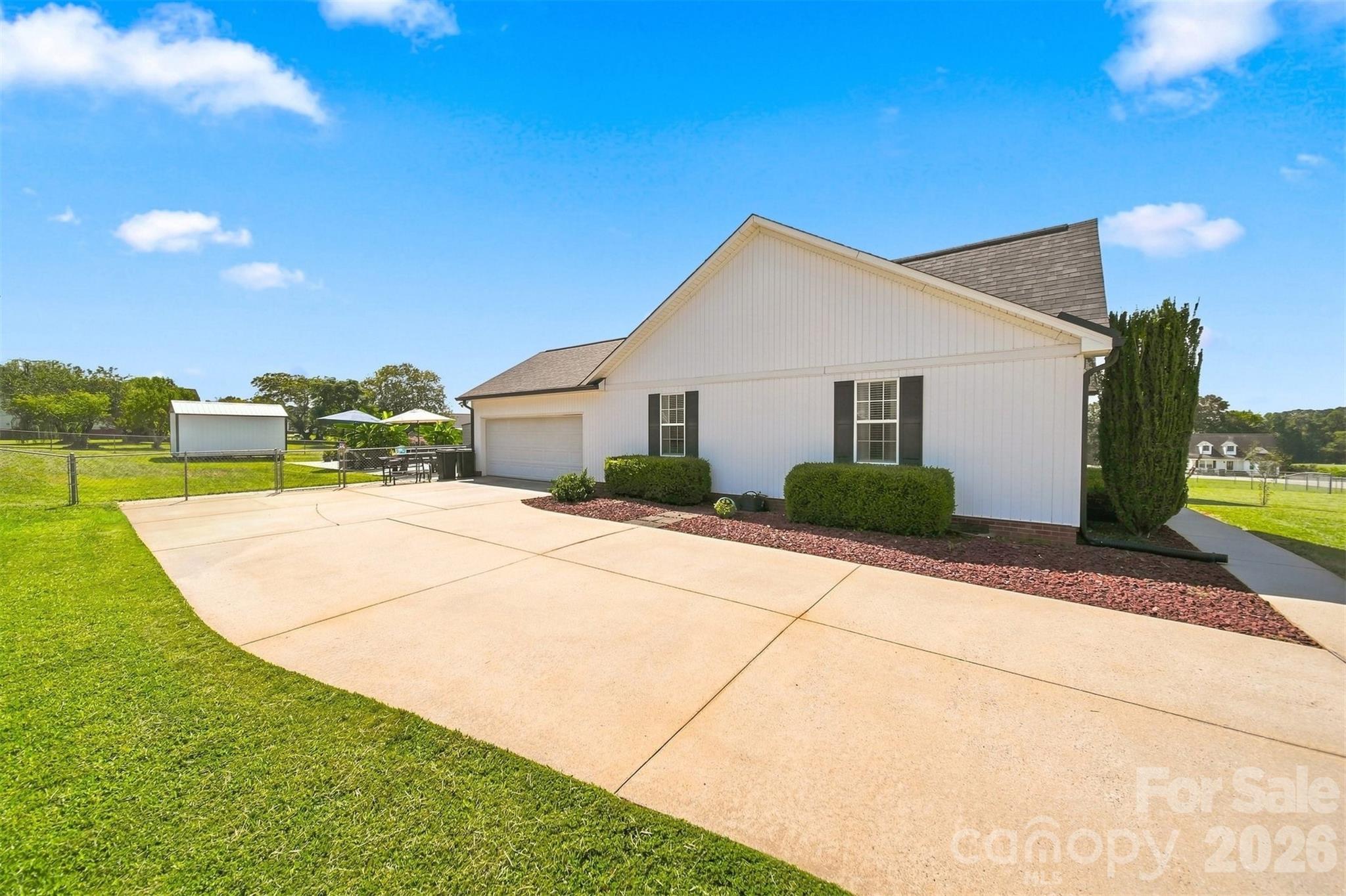 3294 Cascade Trail