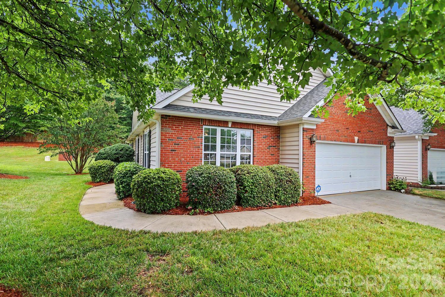 1669 Onyx Ridge