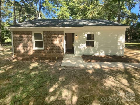 5312 Great Wagon Road Charlotte NC 28215