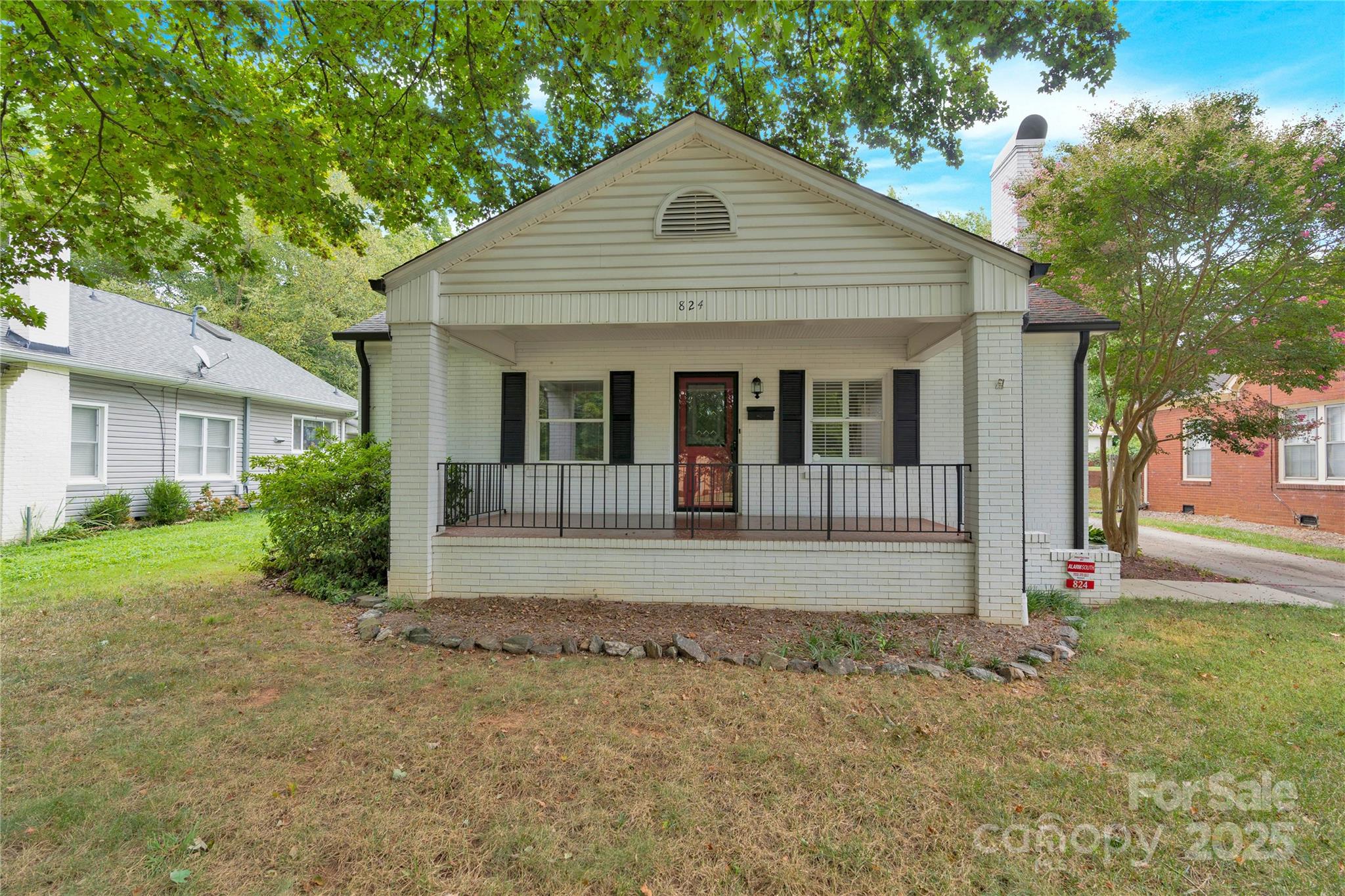 824 Davie Avenue