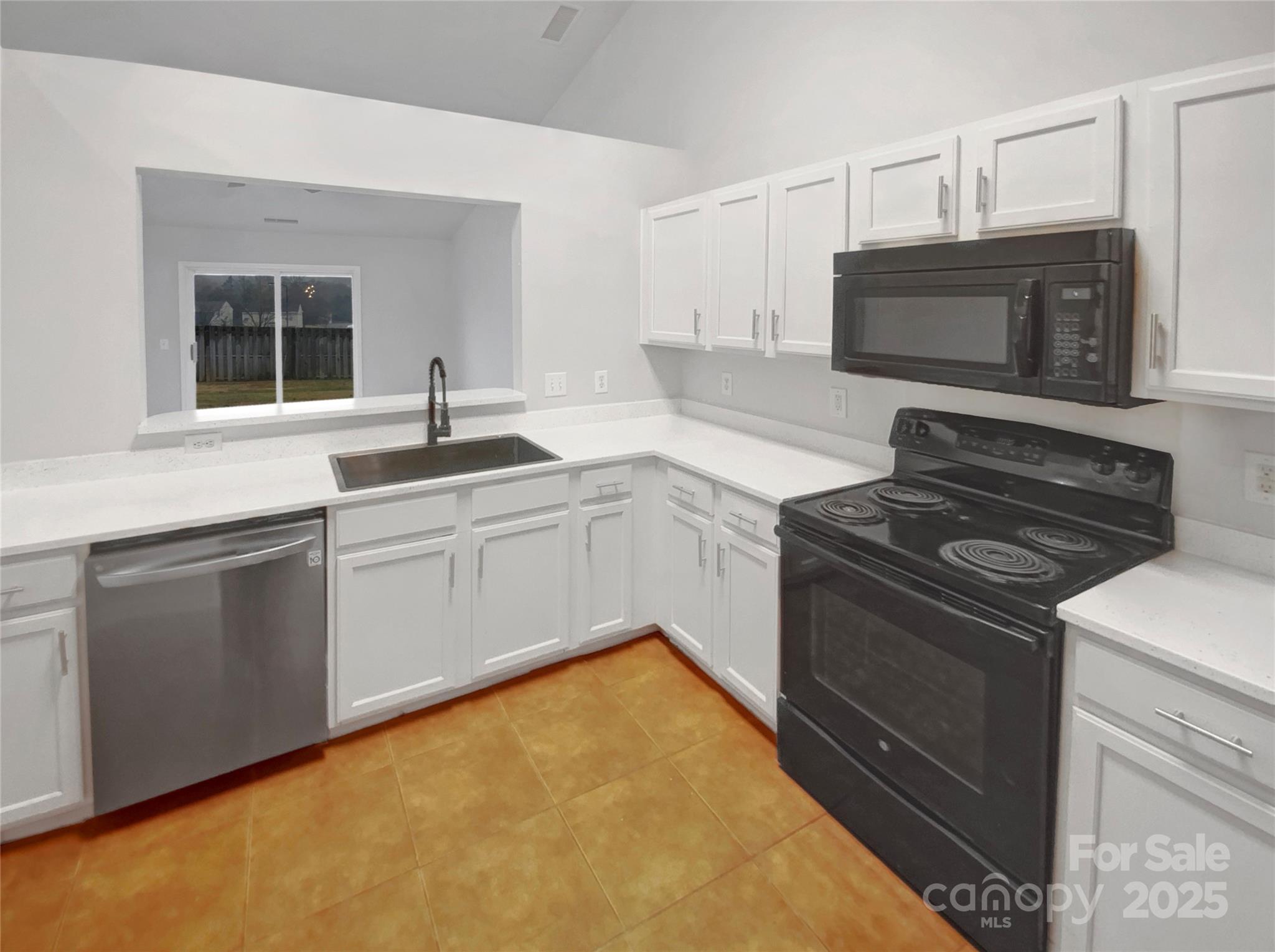 10804 Gardenia Street