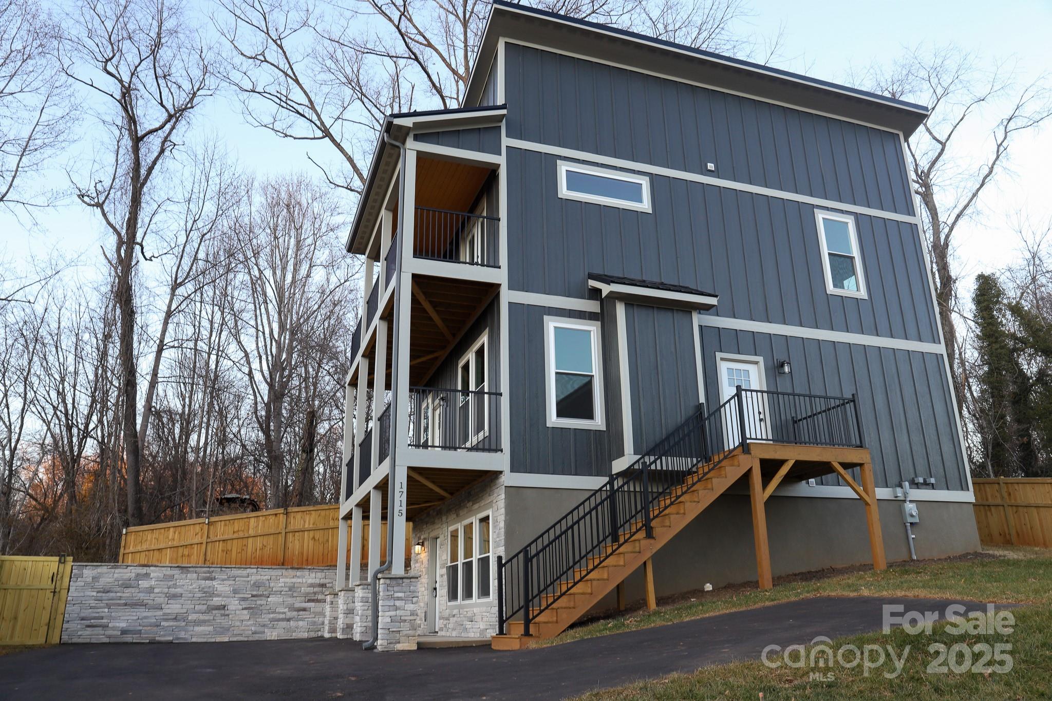 1715 Old Haywood Road