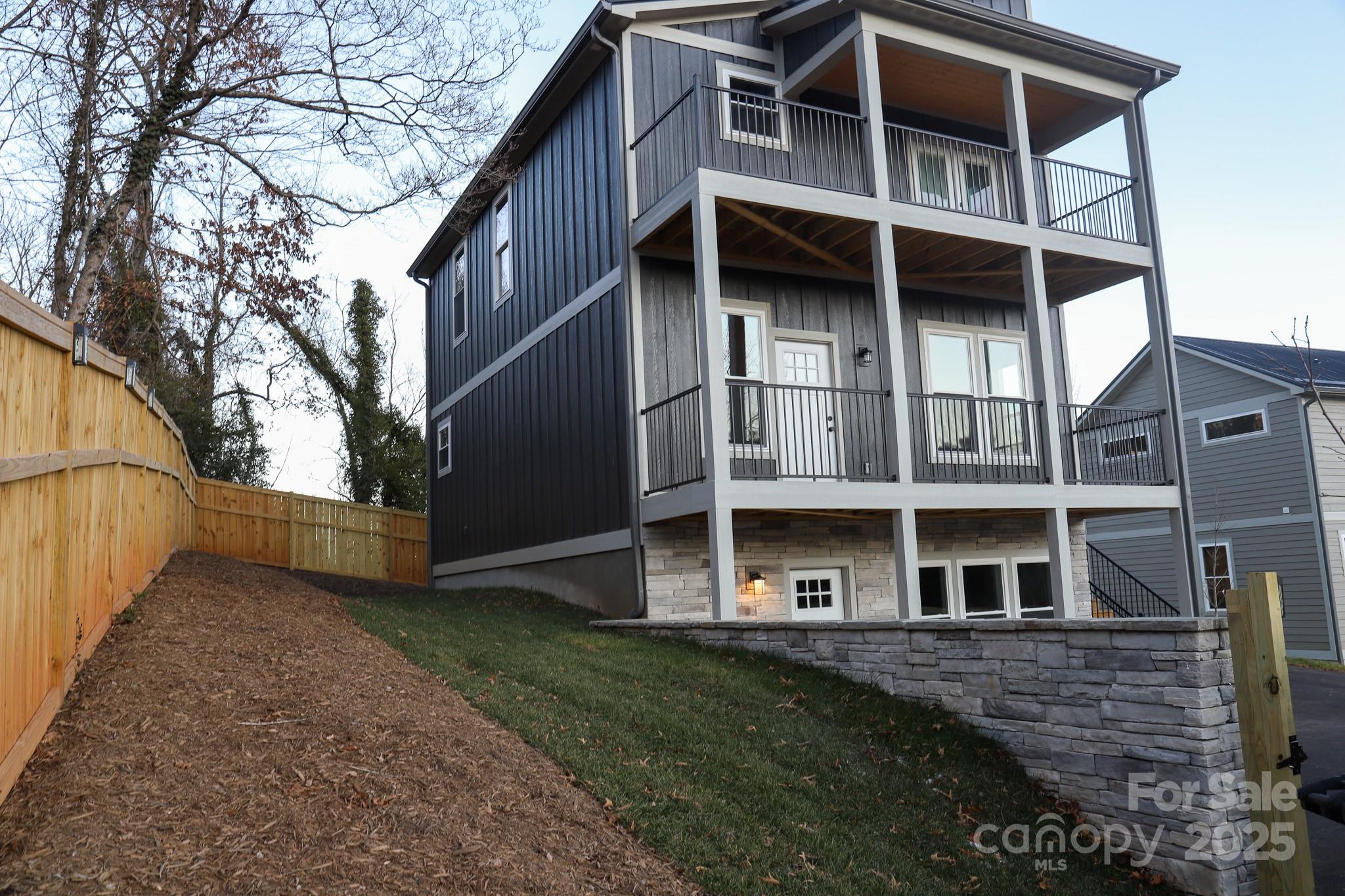 1715 Old Haywood Road