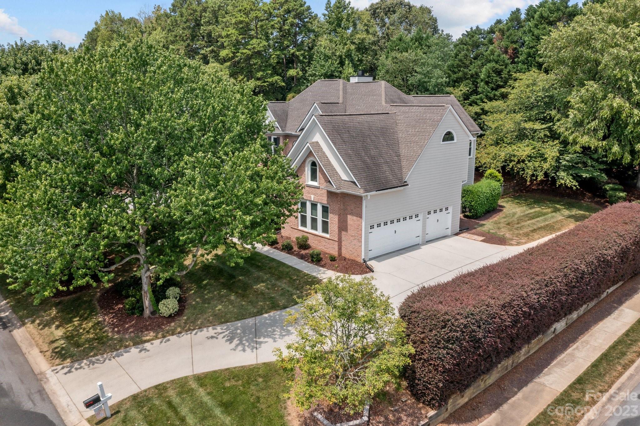 The Hamptons - Residential