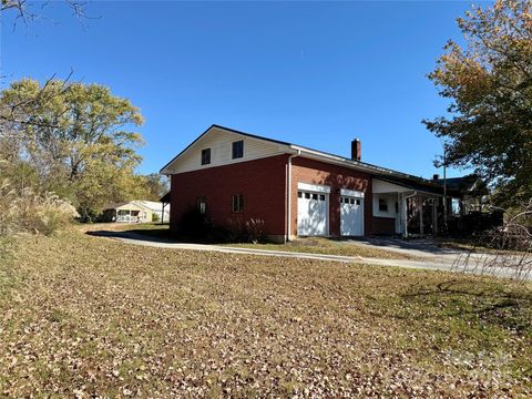 Photo of 22 Madrid Lane, Hendersonville, NC 28792 (MLS # 4304488)