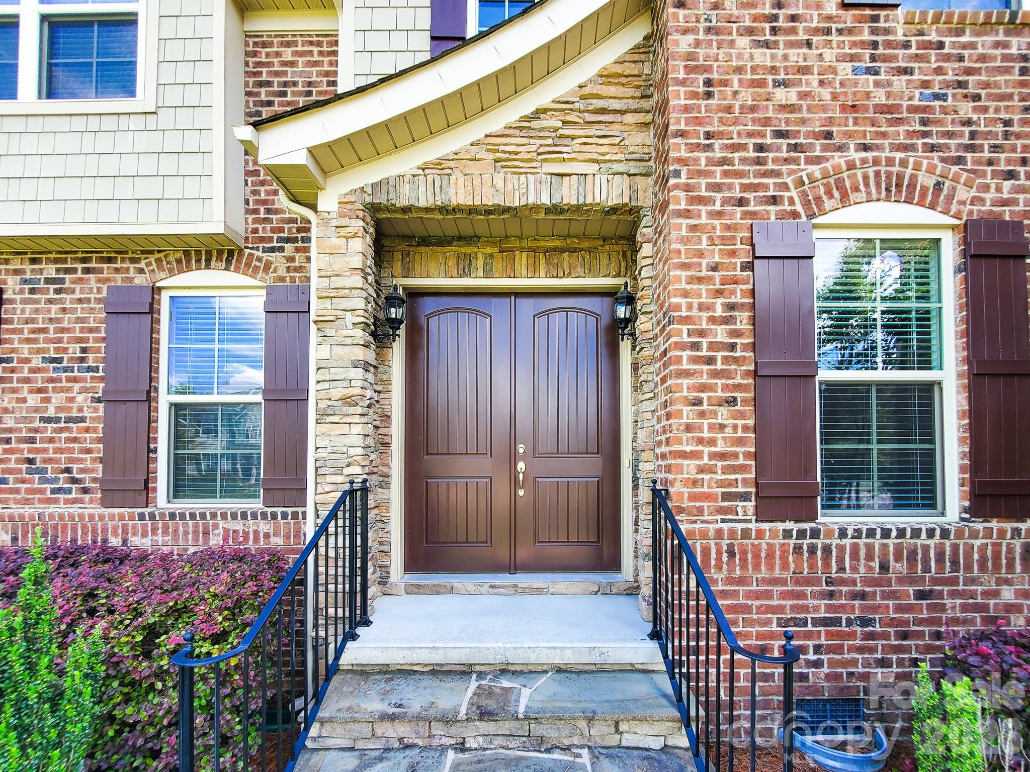 Lake Forest Preserve - Residential