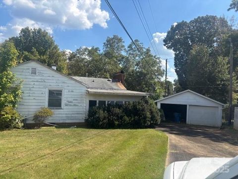 Photo of 145 34th Street NW, Hickory, NC 28601 (MLS # 4310019)