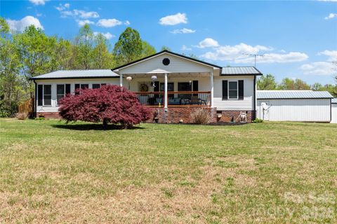 Photo of 6004 Aaron Lane, Hamptonville, NC 27020 (MLS # 4367317)