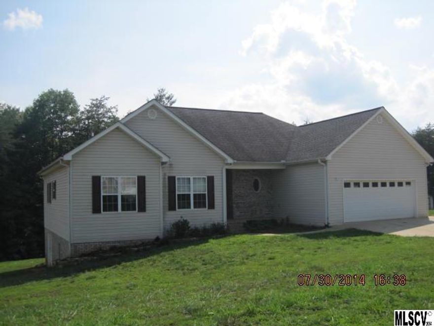 ALL STATS PER SELLER/AGENT TAKEN FROM PUBLIC TAX RECORDS AND MUST BE VERIFIED BY BUYER PRIOR TO CLOSING. SOLD AS IS/WHERE IS. GREAT DEAL in this 3BR/2BA vinyl sided ranch, dbl garage att, large LR w/corner FP & vaulted ceiling, large kitchen/dining area with built in china hutch, plus separate dining room (could be used as office/other), laundry room with utility sink, large master suite w/WIC and bath w/dbl vanity, FULL UNFIN BSMT, and a large .60 acre lot! **"Property is being sold via an online marketing event. Bidding start date 8/16/14. Bidding end date 8/19/14. www.HomeSearch.com. Any financed offers require a pre-qual from Greenlight Loans. 888-668-5832."