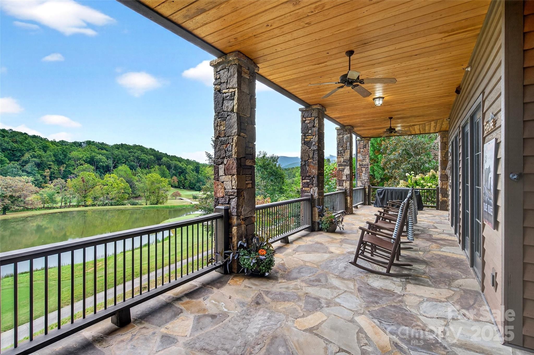 305 Clubhouse Lane B102