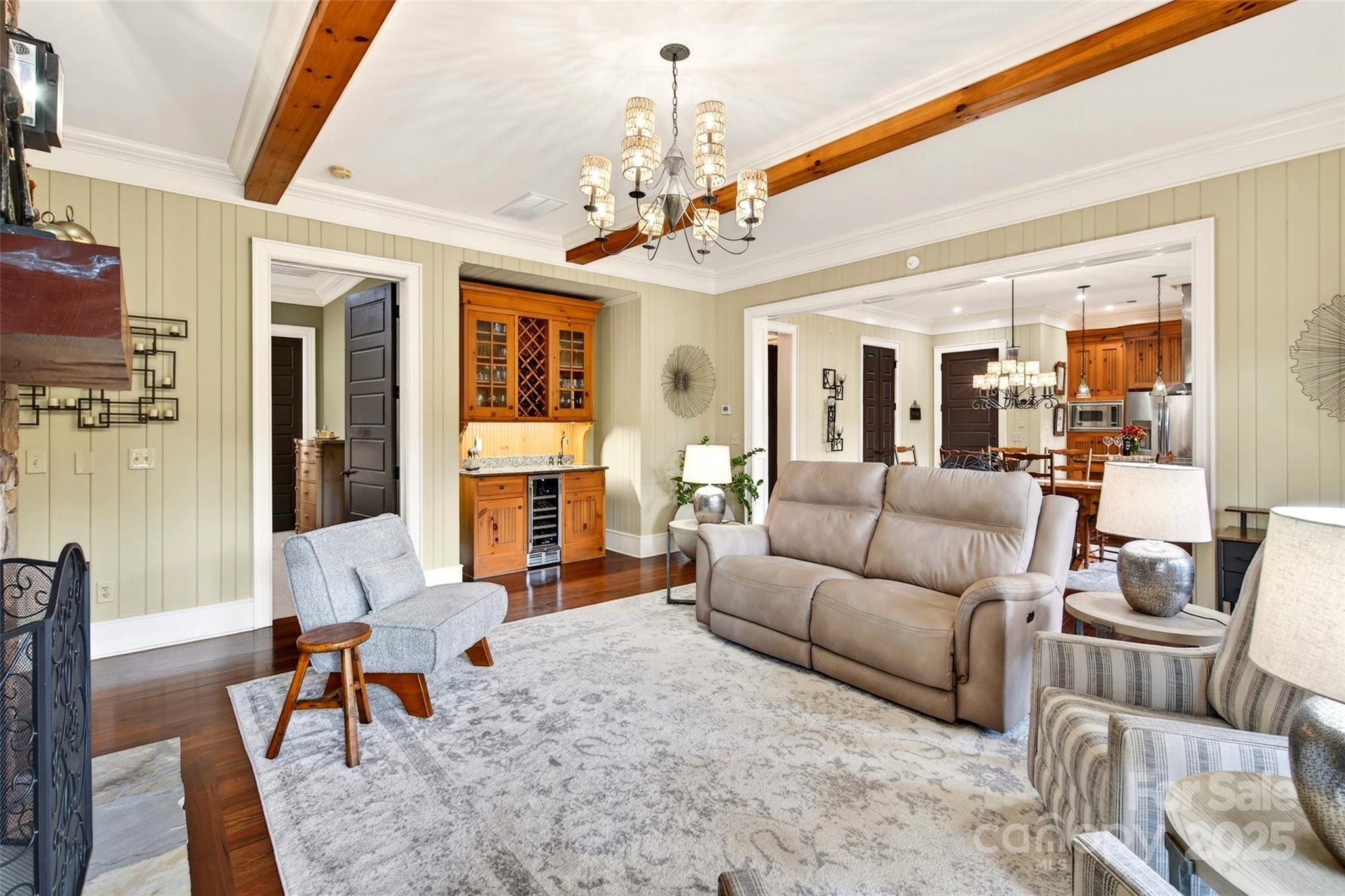 305 Clubhouse Lane B102