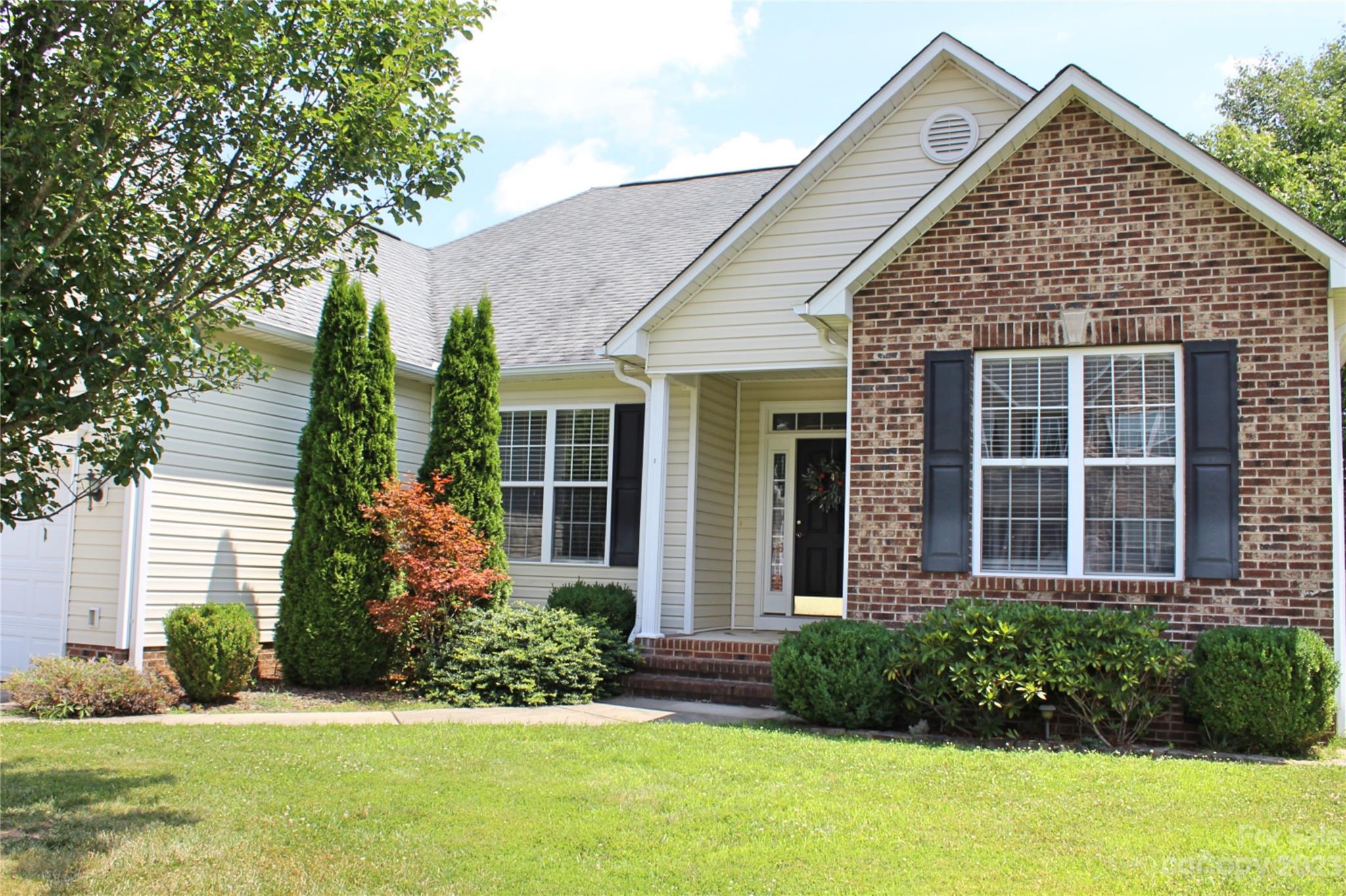 Waightstill Mountain - Residential