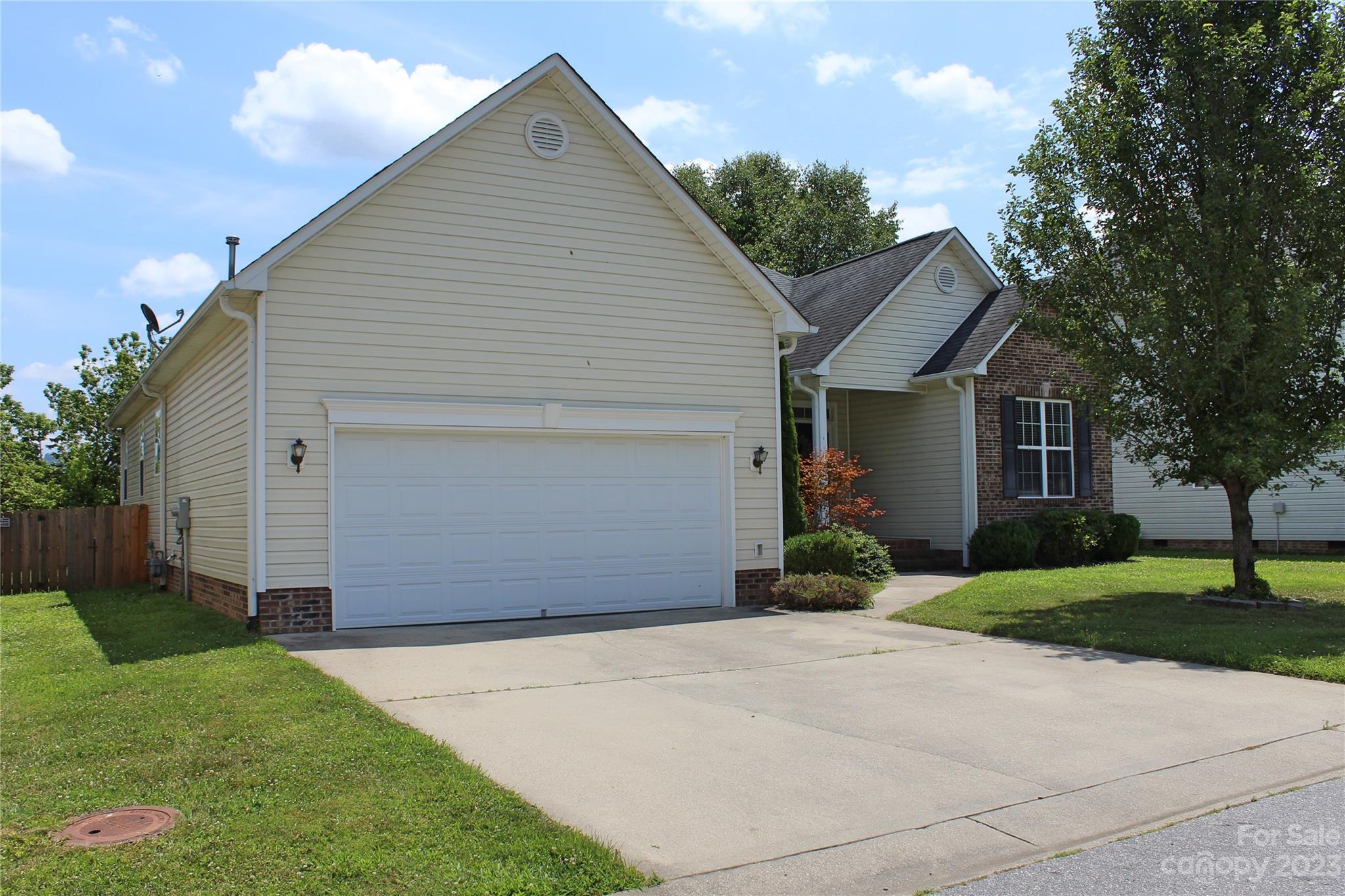 Waightstill Mountain - Residential